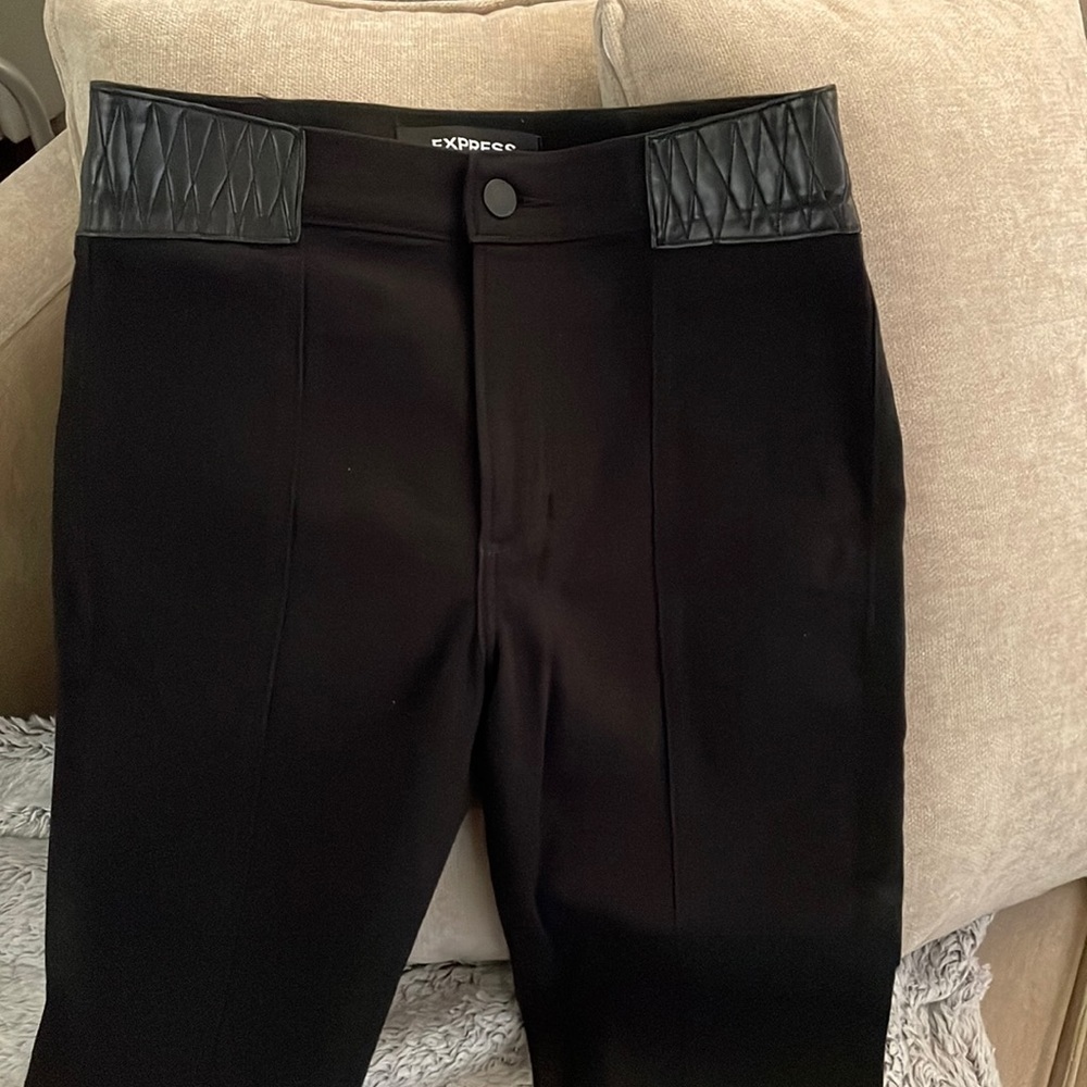 Express Women’s 8 Short black high rise jean leggings with leather accent